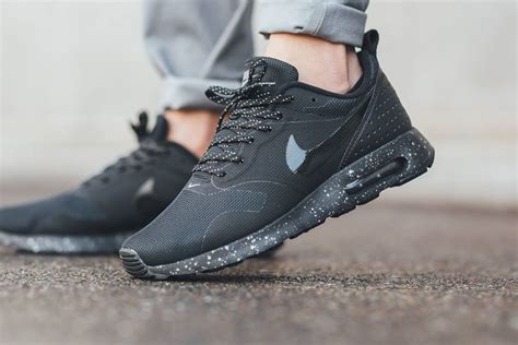 nike air tavas zwart|Nike Air Max Tavas Review .